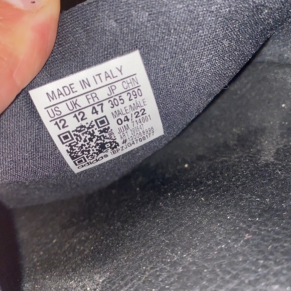 Mens Adidas slides size 12 gently used small flaw see pics. - Picture 3 of 4